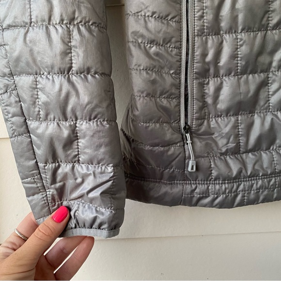 PATAGONIA • Women’s Nano Puff Jacket in Feather Gray, size XS - Picture 6 of 13